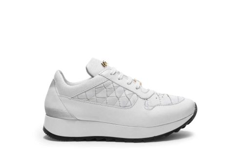 Good youth running shoes Youth Rome Runner KIDLW00 in white with quilted side design and black sole.