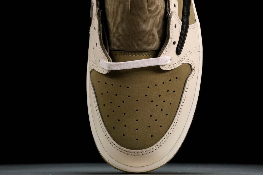 Travis Scott x AJ1 Low 'Golf' - Image 6