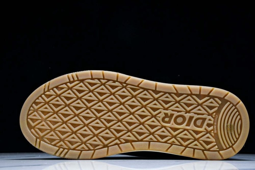 Travis Scott x D1or B713 Cactus Jack 'Mocha Cream' - Image 5